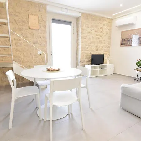In The Heart Of Marina di Ragusa